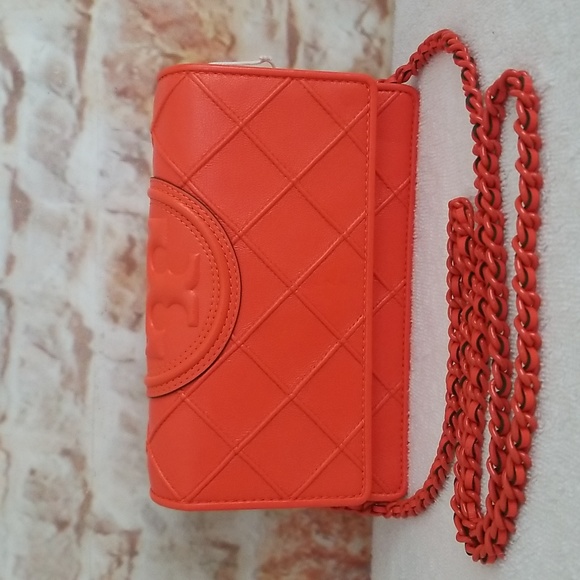 New Tory Burch Fleming Soft Chain Wallet - Picture 1 of 14
